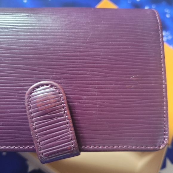 Lv epi compact wallet - Picture 3 of 7